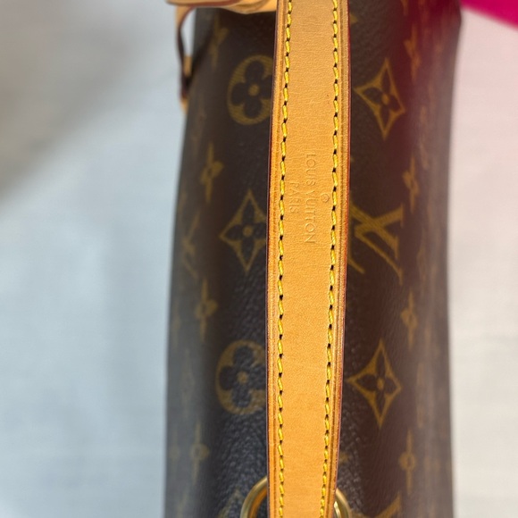 Louis Vuitton Monogram Cluny Bb Sold - Picture 8 of 16